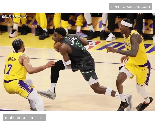 唐斯戈贝尔内线双塔，森林狼防守效率位居联盟上游