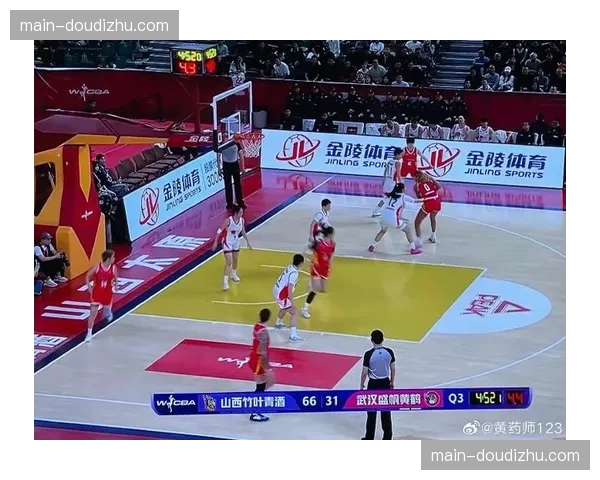 山西二次进攻机会 前场篮板拼抢积极创造得分